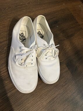 Vans Authentic M7.5/W9 Sneakers - White